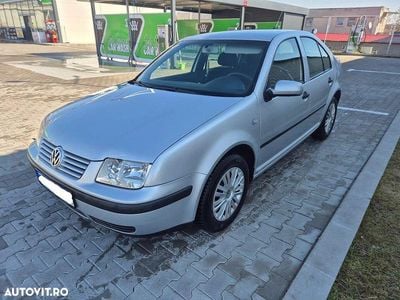 Second-hand VW Bora 90 CP (66 kW) 2005 Culoareargint Berlinǎ