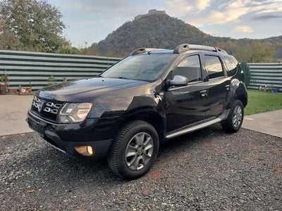 Second-hand Dacia Duster 105 CP (77 kW) 2015 Culoarenegru SUV