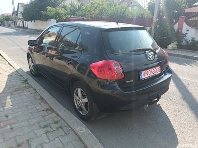 second-hand Toyota Auris 1,4 diesel, an 2008, climatronic, 4 portiere, consum 5%