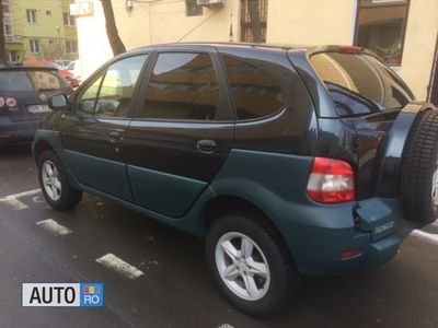Utilizat 2001 Renault Scénic Monovolum | 2.300 EUR