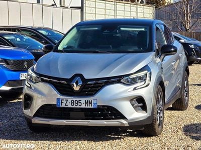 Second-hand Renault Captur Intens 160 CP (117 kW) 2022 Culoareargint SUV