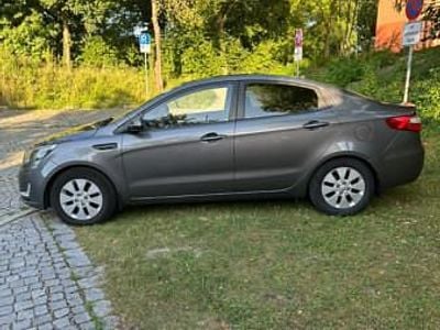 Gri Utilizat 2012 Kia Rio Berlinǎ | 4.950 EUR