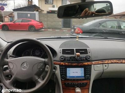 Second-hand Mercedes E320 Elegance 204 CP (150 kW) 2006 Culoaregri Berlinǎ
