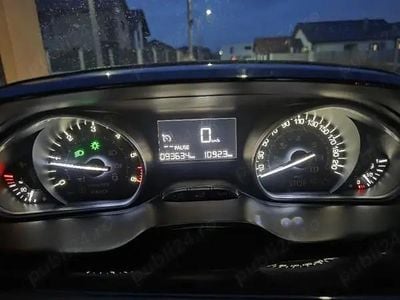 Second-hand Peugeot 2008 99 CP (72 kW) 2016 Gri SUV