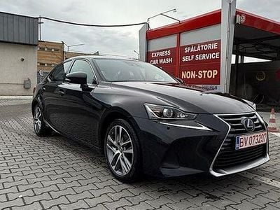 Culoarenegru Utilizat 2020 Lexus IS300h Luxury Line Berlinǎ | 28.490 EUR