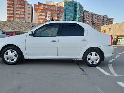 second-hand Dacia Logan prestige Motor 1,6-16 valve 105 Cp 53000 km