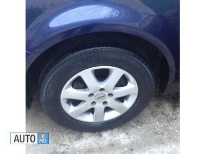 Albastru marin Utilizat 2003 VW Passat Break | 3.290 EUR