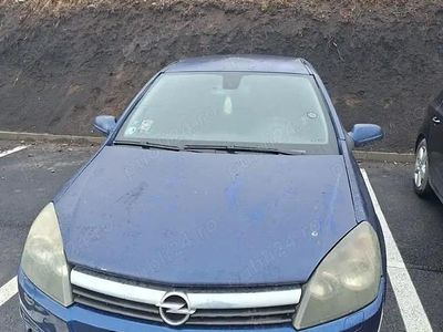Albastru Utilizat 2005 Opel Astra Hatchback | 3.000 EUR