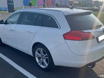 Alb Utilizat 2010 Opel Insignia Sport Hatchback | 2.700 EUR (Preț bun)