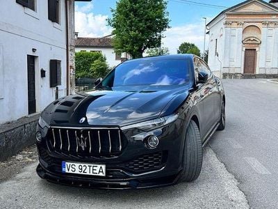Second-hand Maserati Levante 430 CP (316 kW) 2017 Culoarenegru SUV