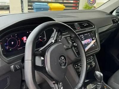 Utilizat 2019 VW Tiguan R-line SUV | 25.000 EUR (Scump)