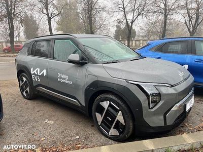 Culoaregri Utilizat 2024 Kia EV3 Earth SUV | 39.990 EUR