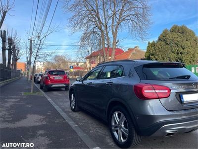 Mercedes GLA220