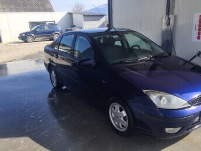 second-hand Ford Focus 2002 în stare bună de funcționare și înscrisă pe romania