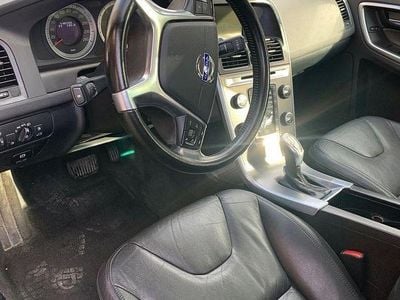 Culoarenegru Utilizat 2012 Volvo XC60 SUV | 16.500 EUR