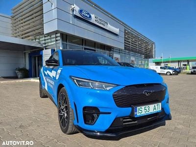 Culoarealbastru Utilizat 2022 Ford Mustang Mach-E GT SUV | 39.989 EUR