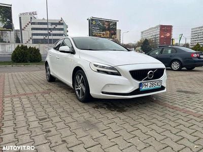 Culoarealb Utilizat 2017 Volvo V40 Summum Hatchback | 15.500 EUR