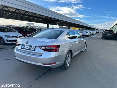 second-hand Skoda Superb Combi 2.0 TDI DSG 4X4 Ambition