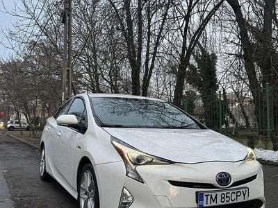 Second-hand Toyota Prius 122 CP (89 kW) 2018 Culoarealb Hatchback