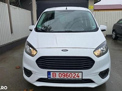 Culoarealb Utilizat 2021 Ford Tourneo Courier Ambiente Monovolum | 6.990 EUR (Puțin scump)