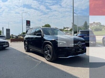 Nouă Mercedes GLB220 190 CP (139 kW) 2025 Vopsea nemetalizata negru nocturn SUV