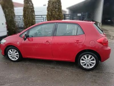 Rosu Second-hand 2009 Toyota Auris Hatchback | 1.600 EUR