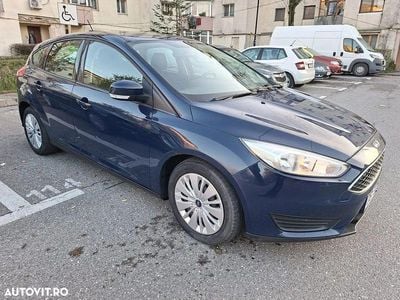 Second-hand Ford Focus Titanium 120 CP (88 kW) 2018 Culoarealbastru Hatchback