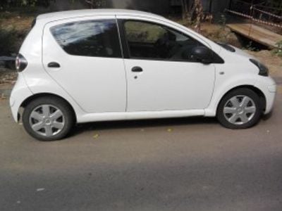 Second-hand Toyota Aygo 68 CP (50 kW) 2009 Alb Hatchback