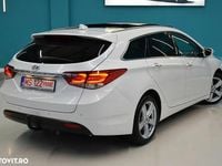 Second-hand Hyundai i40 Premium 141 CP (103 kW) 2016 Culoarealb Break