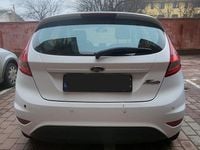 Second-hand Ford Fiesta 75 CP (55 kW) 2012 Culoarealb Hatchback