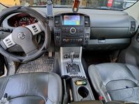 second-hand Nissan Navara V6 3.0 D