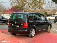 second-hand VW Touran 2.0 FSI//Benzina, 2005, Finantare Rate