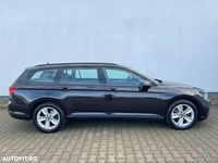 Second-hand VW Passat Comfortline 150 CP (110 kW) 2021 Culoarenegru Break
