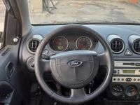 second-hand Ford Fiesta 1.3i acte la zi fiscal 1300e