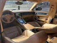 Second-hand Porsche Panamera 250 CP (183 kW) 2012 Negru Hatchback