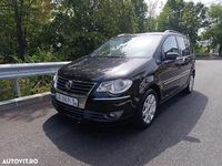 Second-hand VW Touran Highline 140 CP (102 kW) 2009 Culoarenegru Monovolum
