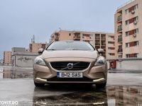 Second-hand Volvo V40 115 CP (84 kW) 2013 Culoaremaro Hatchback