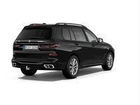 Second-hand BMW X7 M Sport 530 CP (389 kW) 2025 Black sapphire metallic metalizat SUV