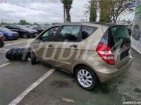 Second-hand Mercedes A180 109 CP (80 kW) 2006 Auriu Berlinǎ