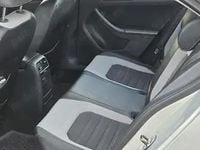 Second-hand VW Jetta Comfortline 105 CP (77 kW) 2011 Bej Berlinǎ