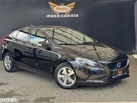 Second-hand Volvo V40 Ocean Race 150 CP (110 kW) 2015 Negru Hatchback