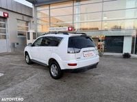Second-hand Mitsubishi Outlander Intense 150 CP (110 kW) 2011 Culoarealb SUV