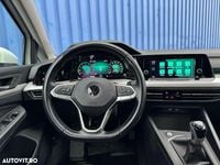 Second-hand VW Golf VIII Life 150 CP (110 kW) 2022 Culoarealb Hatchback