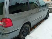 Second-hand VW Sharan 131 CP (96 kW) 2004 Gri Monovolum