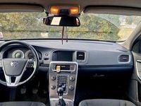 Second-hand Volvo S60 Momentum 163 CP (119 kW) 2012 Culoarealbastru Berlinǎ