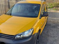 Second-hand VW Caddy Comfortline 102 CP (75 kW) 2014 Culoaregalbeuriu Monovolum