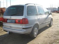 Second-hand VW Sharan 116 CP (85 kW) 2002 Argintiu Monovolum