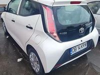 Second-hand Toyota Aygo 69 CP (50 kW) 2017 Culoarealb Hatchback