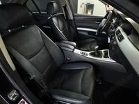 Second-hand BMW 318 143 CP (105 kW) 2010 Negru Berlinǎ