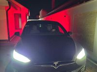 Second-hand Tesla Model X 450 kW (613 CP) 2017 Culoarenegru SUV